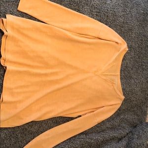 American eagle mid arm sleeve shirt